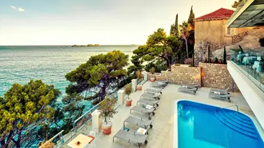 Hotel More