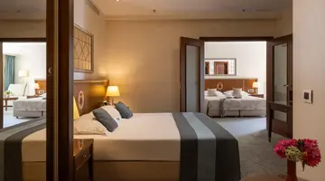 Hotel More
