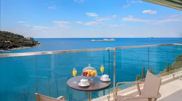 Hotel More