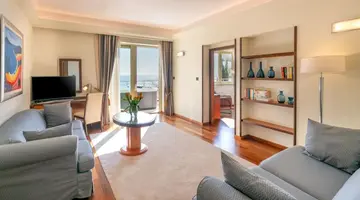 Hotel More