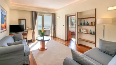 Hotel More