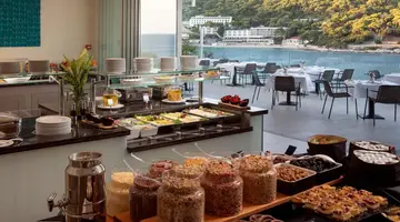 Hotel More
