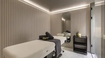 Hotel Next