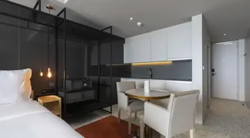 Hotel Next