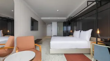 Hotel Next