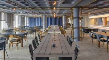 Hotel Next