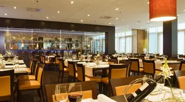 Hotel NH Danube City