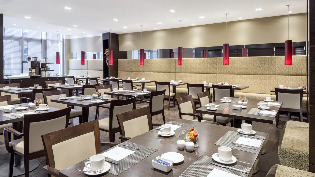 Hotel NH Danube City