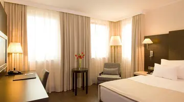 Hotel NH Danube City