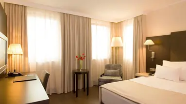 Hotel NH Danube City