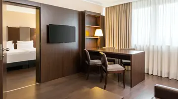 Hotel NH Danube City
