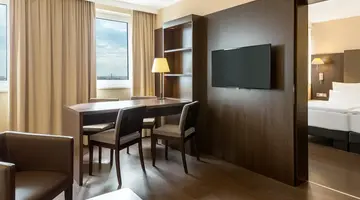 Hotel NH Danube City