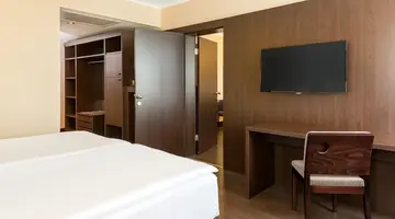 Hotel NH Danube City