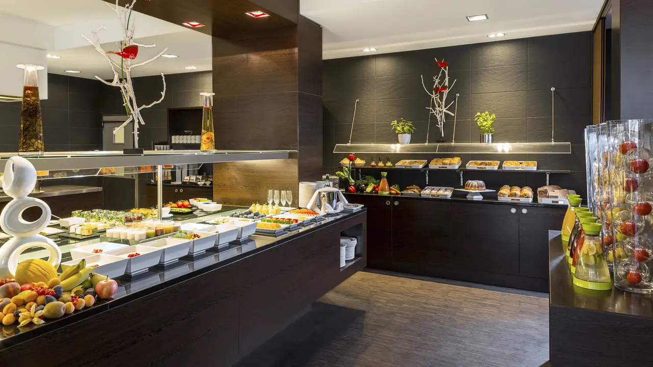 Hotel NH Danube City