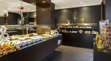 Hotel NH Danube City