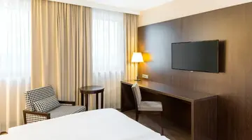 Hotel NH Danube City