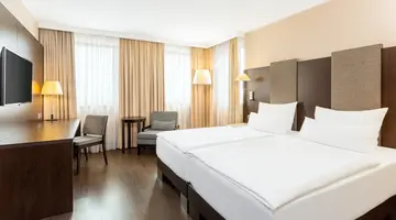 Hotel NH Danube City