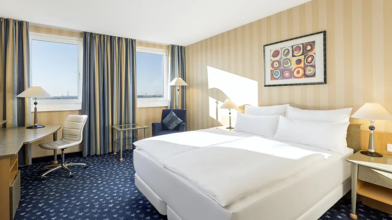 Hotel NH Danube City