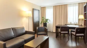 Hotel NH Danube City