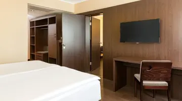 Hotel NH Danube City