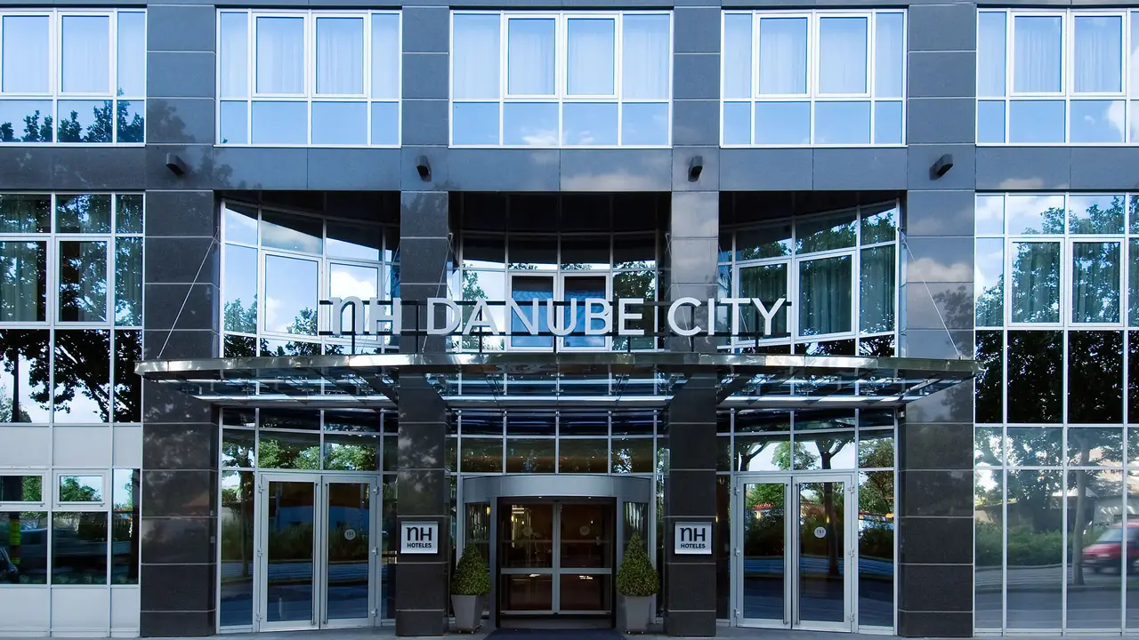Hotel NH Danube City