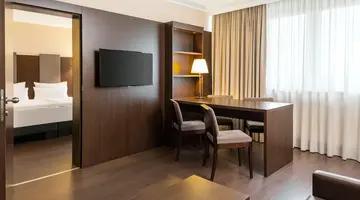Hotel NH Danube City