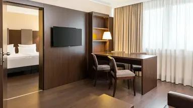 Hotel NH Danube City