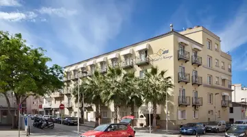 Hotel Ninays Lloret de Mar z noclegami tranzytowymi