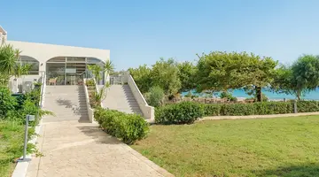 Hotel Ninos Grand Beach Resort
