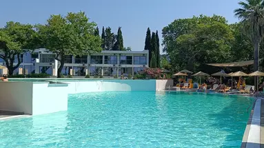 Hotel Ninos Grand Beach Resort