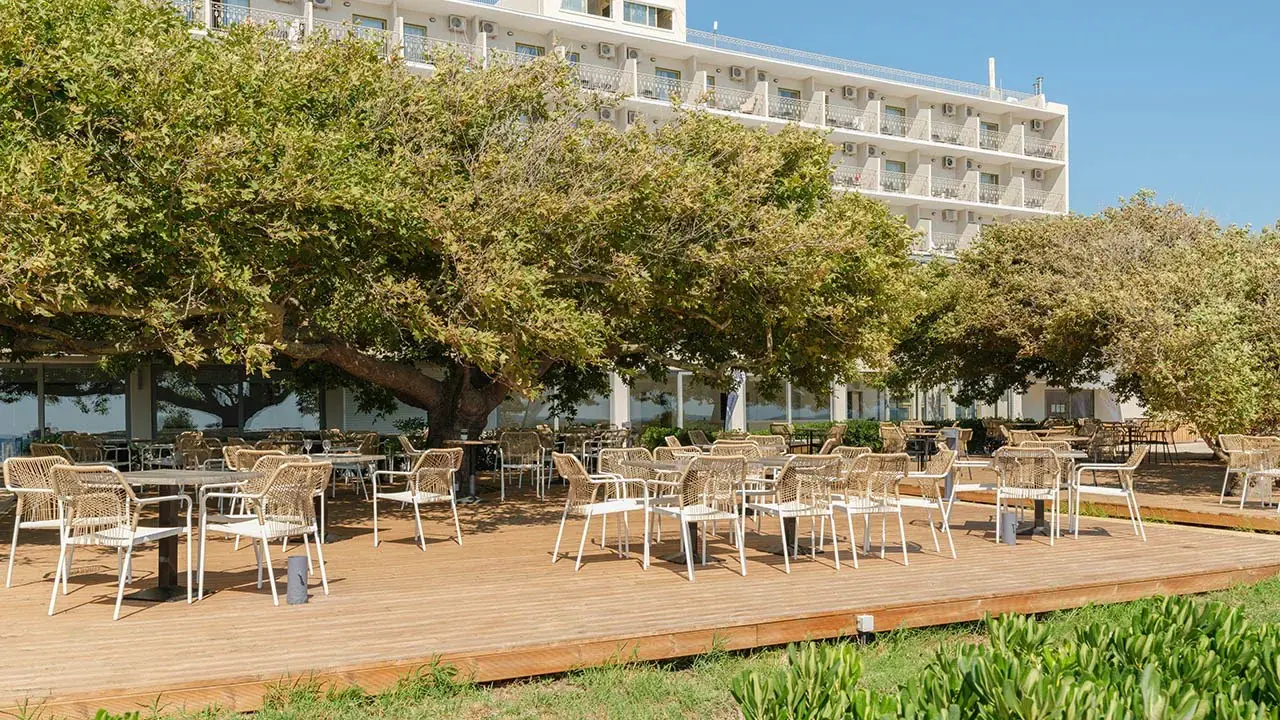 Hotel Ninos Grand Beach Resort