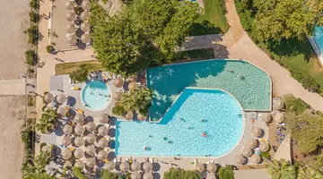 Hotel Ninos Grand Beach Resort