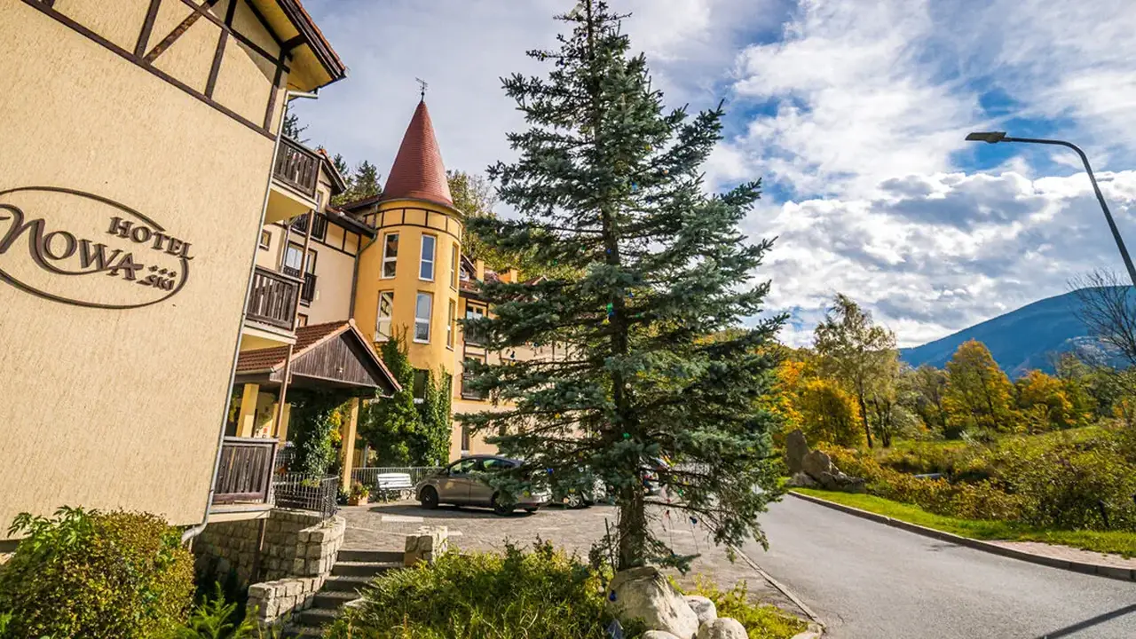 Hotel Nowa Ski