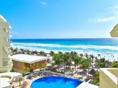 Hotel NYX Cancun