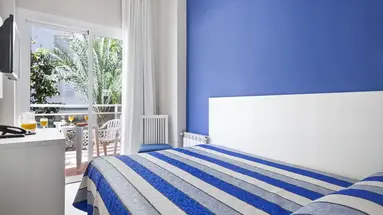HOTEL OASIS PARK SALOU