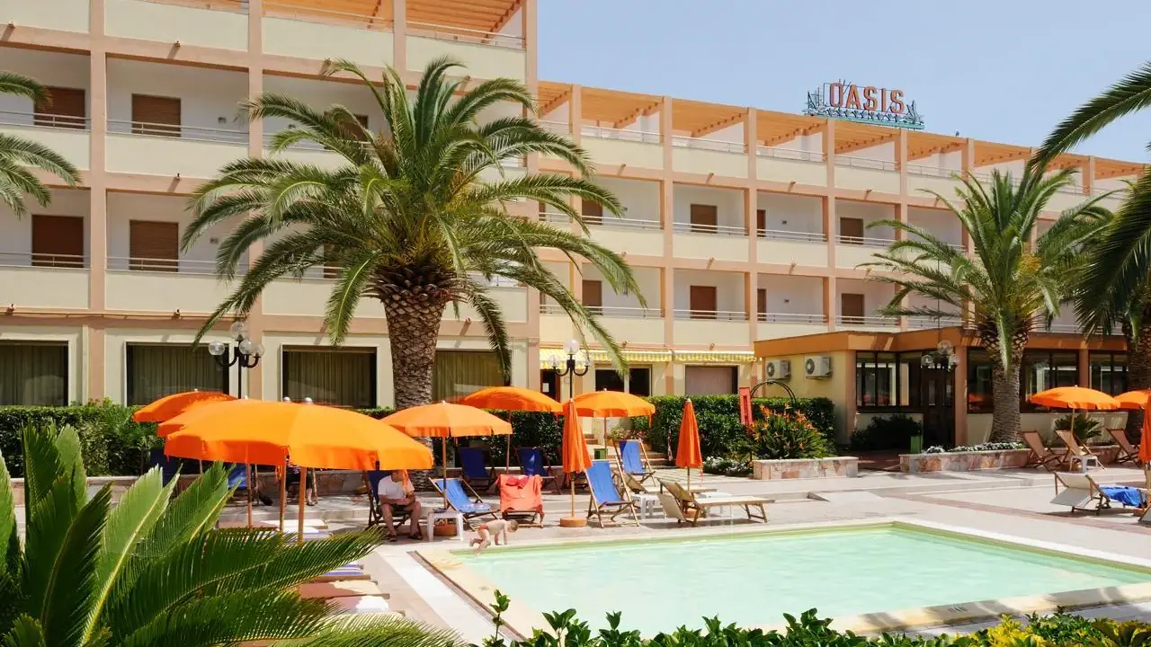 Hotel Oasis
