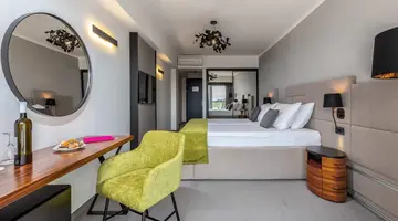 HOTEL OMORIKA