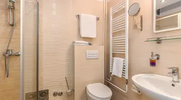 HOTEL OMORIKA****