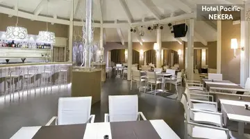 Hotel Pacific