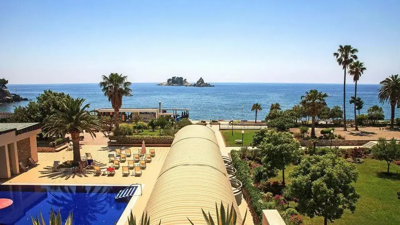 HOTEL PALAS