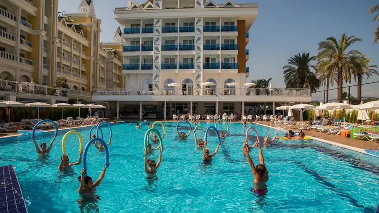 Hotel Palm World Side Resort and Spa
