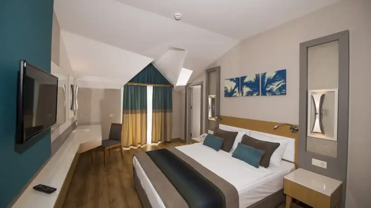 Hotel Palm World Side Resort and Spa