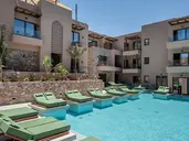 Hotel Paralos Venus Suites