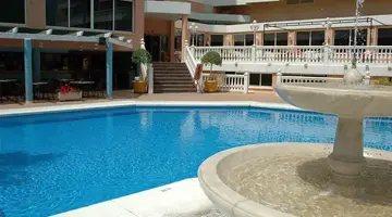 Hotel Parasol by Dorobe