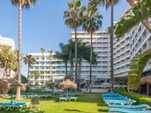 Hotel Parasol by Dorobe