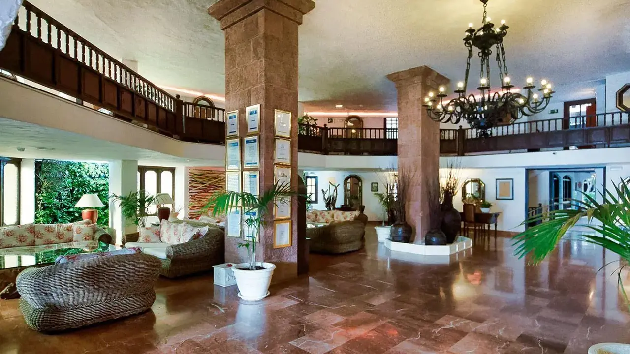 Hotel Parque Tropical