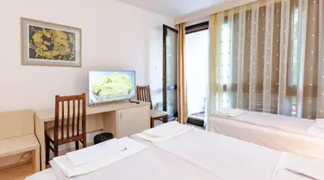 Hotel Pela