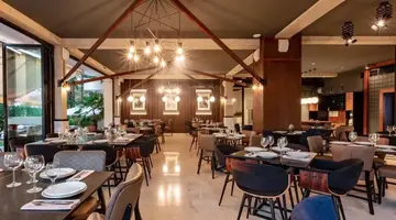 Hotel Pela