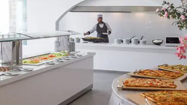 Hotel Peninsula Resort & Spa