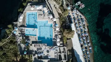 Hotel Peninsula Resort & Spa
